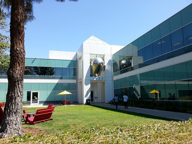 Android robot statues can be found at many places around Google campus.